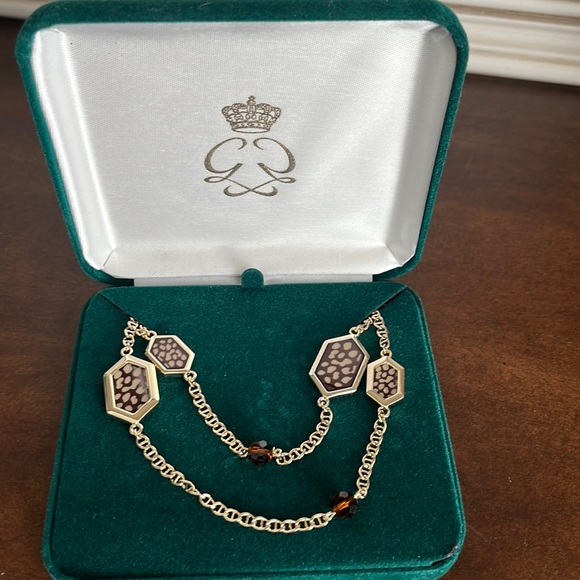 QVC Grace Kelly Collection, New Clarion Pell Necklace “Princess Grace of Monaco” - Picture 2 of 7
